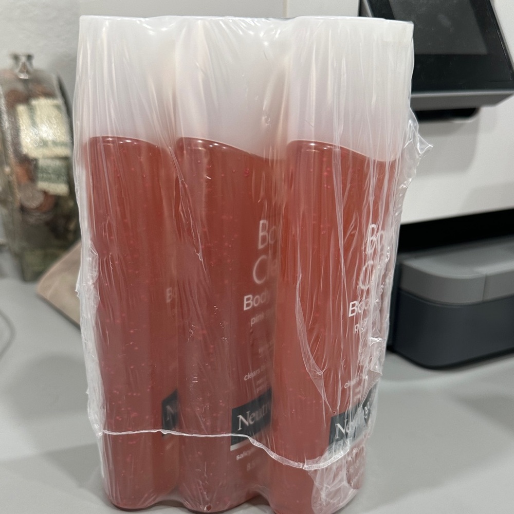 Neutrogena Pink Grapefruit Body Wash - Lot of 3 - Picture 2 of 3
